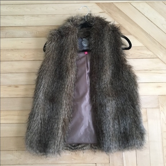 NWOT Vince Camuto Faux Fur Vest Size Extra Small - Picture 1 of 6